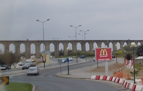 エヴォラ水道橋