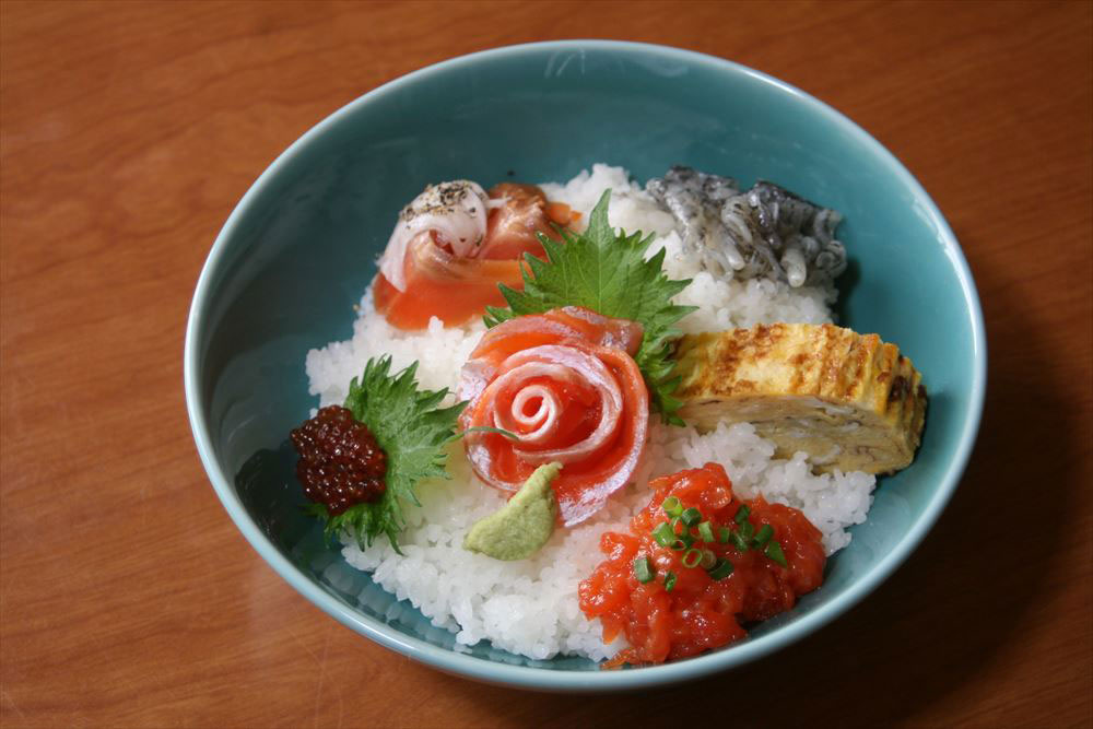 アルプスサーモン丼