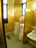 純金極楽トイレ