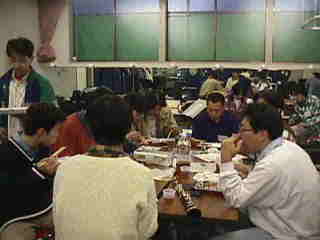 戦の前の腹ごしらえ?