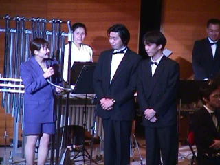 恒例(?)団長インタビュー(司会者さん美人!)