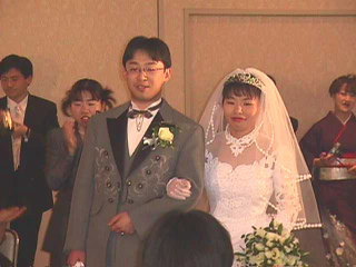 �E�E�E�s���N�A���܎O�H